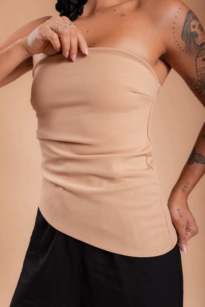 Blusa assimetrica sem alça - Nude