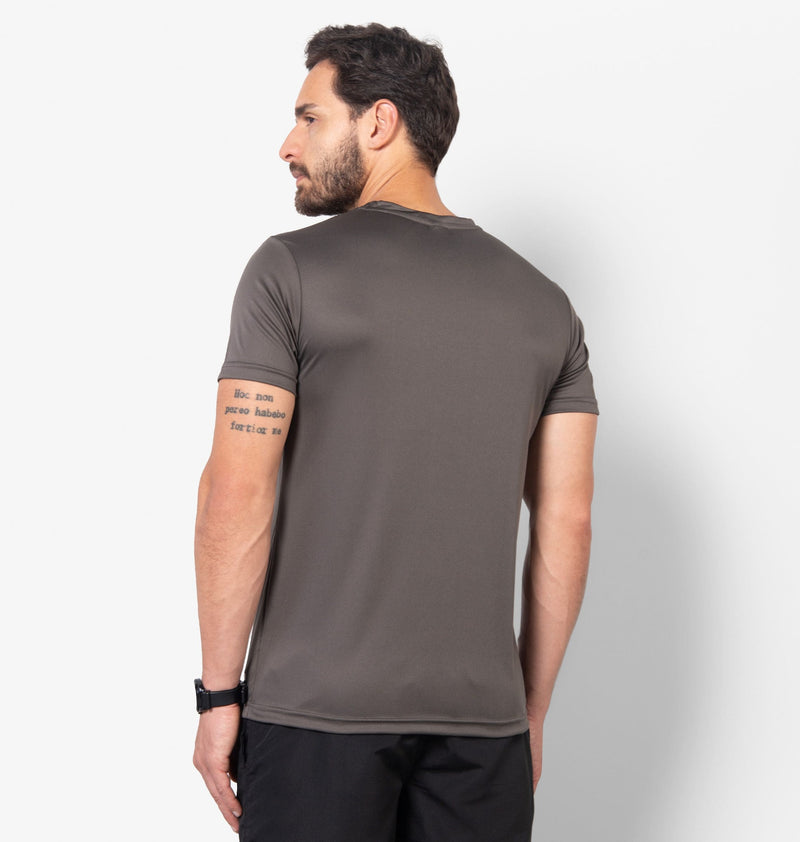 Camiseta Dry Fit Com Degradê E Recorte